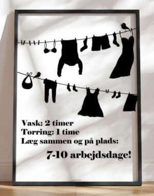Hvid vaskeplakat med vasketøj